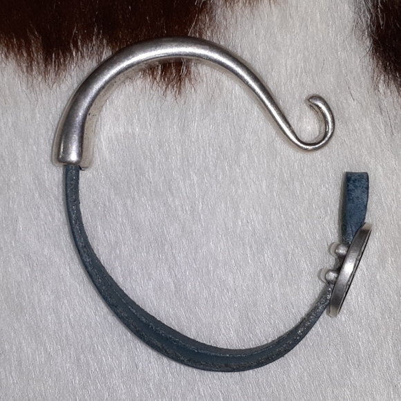 Leather Loop Mandala Bracelet - Picture 4 of 5